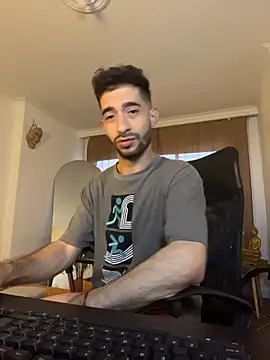 Snapshot of _YOURHERO chatting on 02/14/26, 10:50 YOURHERO online show from 02/14/26, 10:50