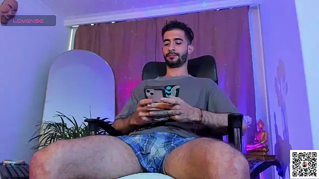 Snapshot of _YOURHERO chatting on 02/23/26, 01:52 YOURHERO online show from 02/23/26, 01:52