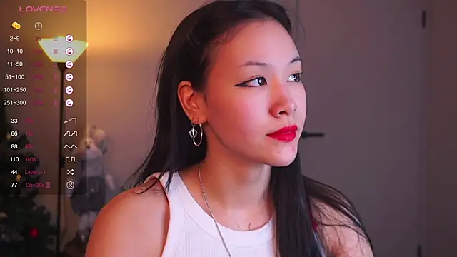 Snapshot of DonaPelligrino chatting on 12/18/25, 04:29 DonaPelligrino online show from 12/18/25, 04:29