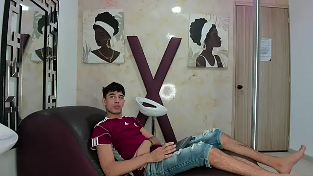 YOUNG GUYS1 online show from 06/02/26, 07:21