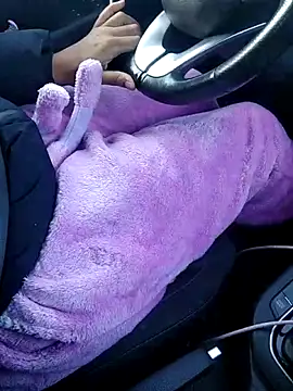 Snapshot of Julie9toma chatting on 12/15/25, 09:24 Julie9toma online show from 12/15/25, 09:24