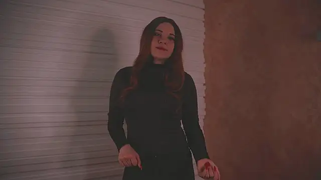 Snapshot of VennieCowgill chatting on 12/17/25, 04:18 VennieCowgill online show from 12/17/25, 04:18