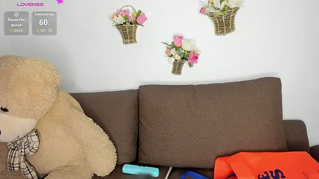 Snapshot of Darele_ chatting on 12/17/25, 02:12 Darele online show from 12/17/25, 02:12