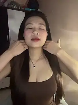 Snapshot of Bae1103_ chatting on 12/16/25, 06:24 Bae1103 online show from 12/16/25, 06:24