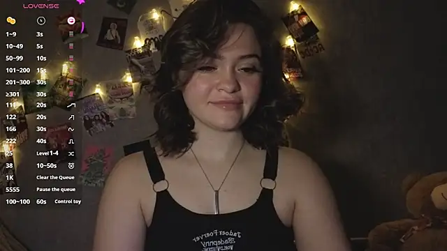 Snapshot of YummyTira chatting on 01/17/26, 12:48 YummyTira online show from 01/17/26, 12:48