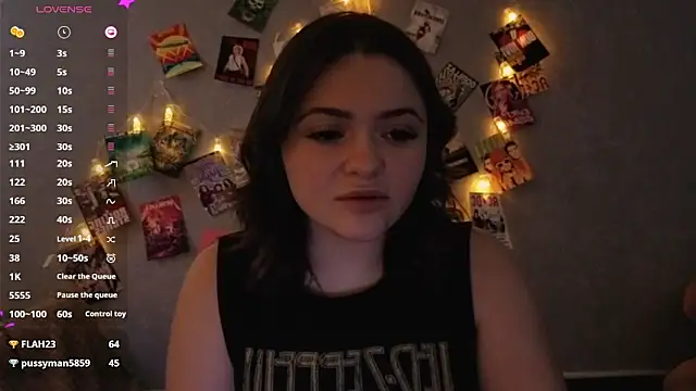 Snapshot of YummyTira chatting on 02/04/26, 06:08 YummyTira online show from 02/04/26, 06:08