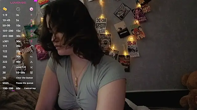 Snapshot of YummyTira chatting on 02/25/26, 06:12 YummyTira online show from 02/25/26, 06:12