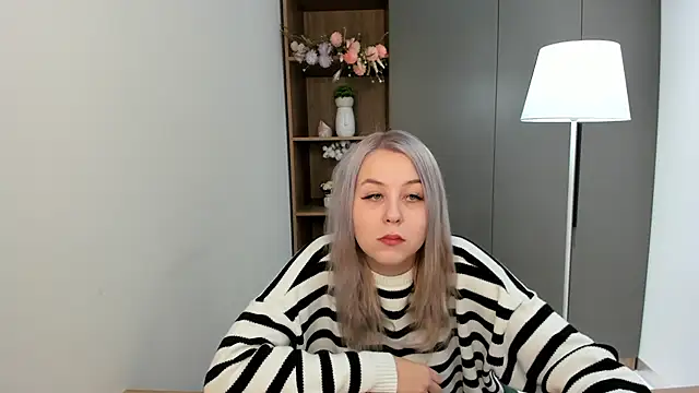 Snapshot of PorshaEicke chatting on 12/16/25, 03:11 PorshaEicke online show from 12/16/25, 03:11