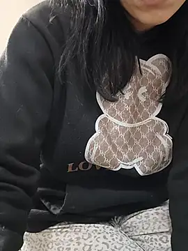 Snapshot of tenifer chatting on 12/14/25, 11:48 tenifer online show from 12/14/25, 11:48