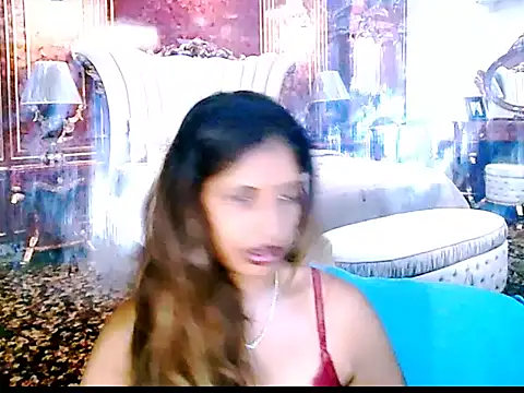 Snapshot of IndianHunnie69 chatting on 12/16/25, 05:45 IndianHunnie69 online show from 12/16/25, 05:45