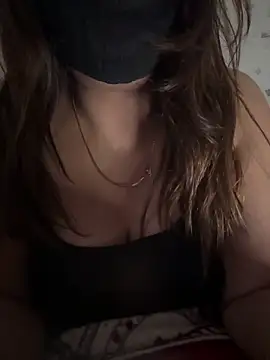 Snapshot of butterflyslay chatting on 12/15/25, 07:56 butterflyslay online show from 12/15/25, 07:56