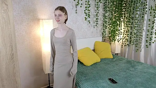 Snapshot of ViollaBloom chatting on 12/17/25, 06:58 ViollaBloom online show from 12/17/25, 06:58