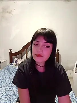 Snapshot of ladydark25 chatting on 12/19/25, 05:03 ladydark25 online show from 12/19/25, 05:03