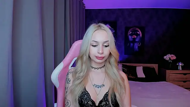 LanaMiracle online show from 01/11/26, 04:06