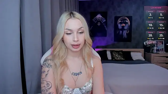 LanaMiracle online show from 02/04/26, 04:07