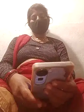 Aaisha 01 online show from 04/15/26, 03:41