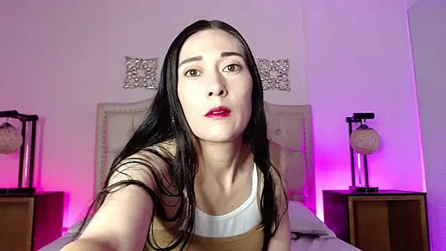 Snapshot of Vetania_Blake chatting on 12/17/25, 11:49 Vetania Blake online show from 12/17/25, 11:49