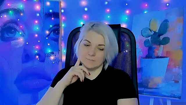 EvaEvals online show from 12/15/25, 07:23