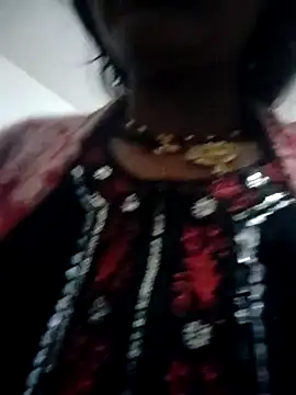 Snapshot of Aanshi_01 chatting on 01/14/26, 04:34 Aanshi 01 online show from 01/14/26, 04:34