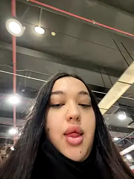 Snapshot of Bright-Flash chatting on 12/16/25, 01:27 Bright-Flash online show from 12/16/25, 01:27