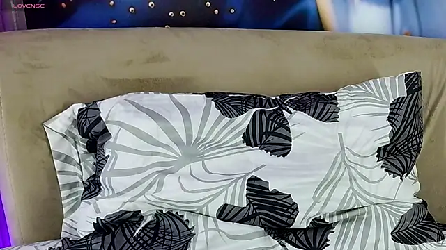 Snapshot of bella_moonlight_cr chatting on 02/08/26, 03:54 bella moonlight cr online show from 02/08/26, 03:54