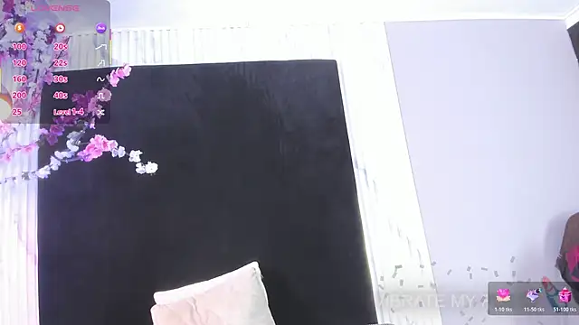 Snapshot of bella_moonlight_cr chatting on 02/20/26, 03:36 bella moonlight cr online show from 02/20/26, 03:36