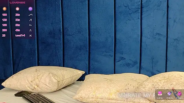 Snapshot of bella_moonlight_cr chatting on 02/22/26, 04:02 bella moonlight cr online show from 02/22/26, 04:02