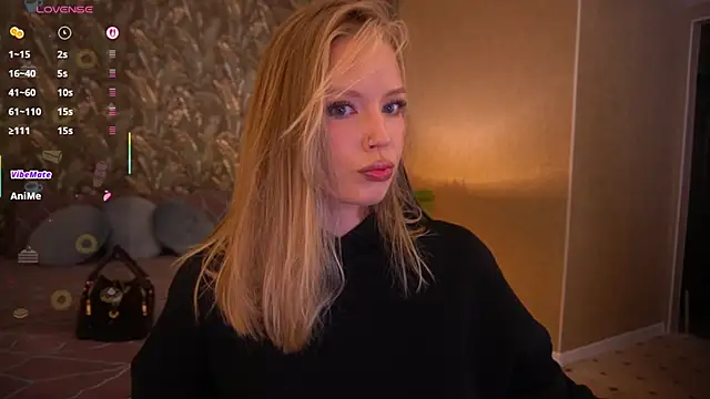 Snapshot of MollyyMayy chatting on 05/14/26, 01:23 MollyyMayy online show from 05/14/26, 01:23