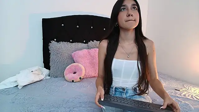 Mimi Glow online show from 02/19/26, 07:21