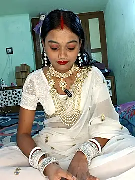 Hot-priyaa1 online show from 01/12/26, 03:01