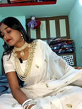 Hot-priyaa1 online show from 01/12/26, 05:18