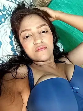 Snapshot of Natacha_31 chatting on 01/17/26, 04:06 Natacha 31 online show from 01/17/26, 04:06