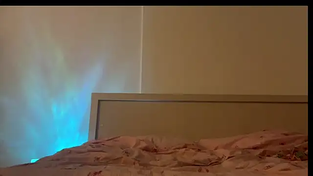 Snapshot of Vanessa_foxii chatting on 12/17/25, 08:15 Vanessa foxii online show from 12/17/25, 08:15