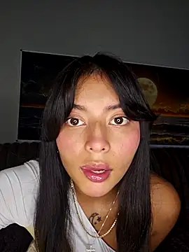 Snapshot of SweetiePixie chatting on 12/19/25, 01:01 SweetiePixie online show from 12/19/25, 01:01