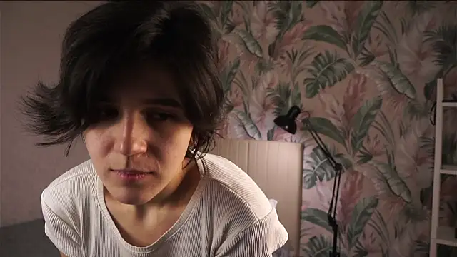 Snapshot of TriciaDuka chatting on 12/16/25, 04:28 TriciaDuka online show from 12/16/25, 04:28