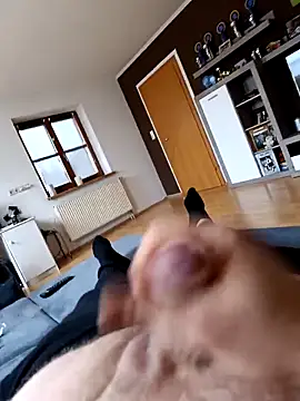 Snapshot of weilpasst chatting on 12/18/25, 01:39 weilpasst online show from 12/18/25, 01:39