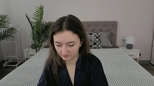 CyrenaLuxe online show from 03/25/26, 06:41