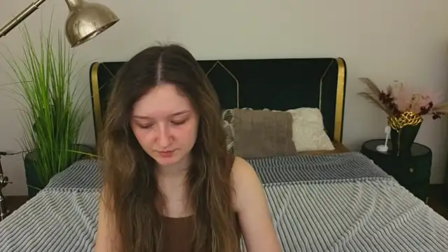 CyrenaLuxe online show from 03/28/26, 08:41