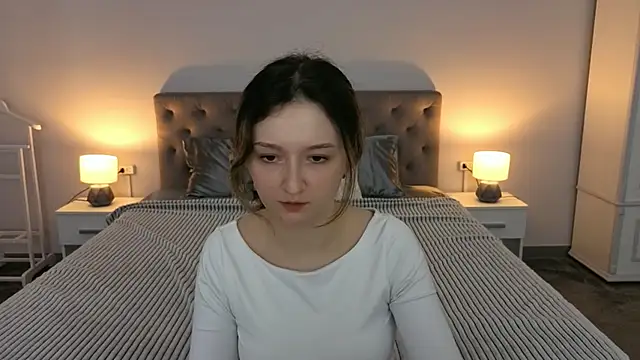 CyrenaLuxe online show from 04/07/26, 06:03