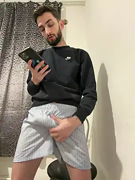 Juliann69Ramiro online show from 01/11/26, 07:19