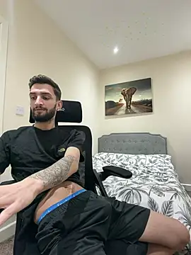 Juliann69Ramiro online show from 01/15/26, 08:23