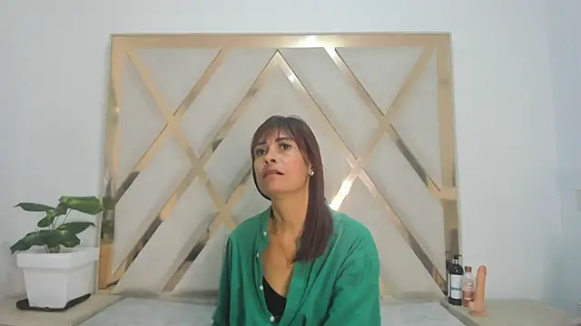 Selenaasm online show from 02/16/26, 09:00