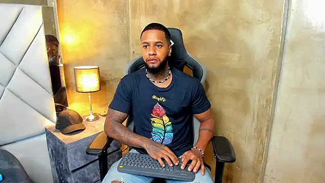 Snapshot of jay_jhonson01 chatting on 12/23/25, 03:04 jay jhonson01 online show from 12/23/25, 03:04