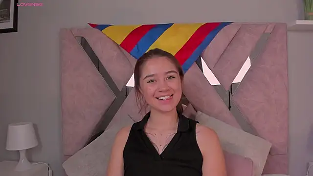 Amelia Saenz  online show from 06/20/26, 01:36