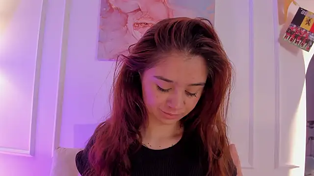 Amelia Saenz  online show from 06/21/26, 11:35
