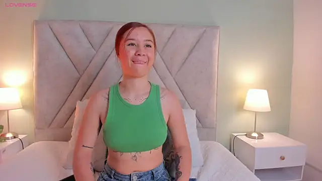 Amelia Saenz  online show from 06/26/26, 03:16