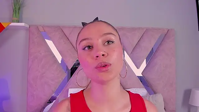 Amelia Saenz  online show from 07/14/26, 03:07
