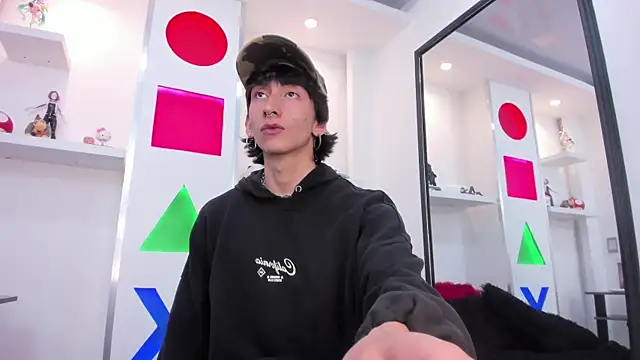 Snapshot of Cody_Bloom chatting on 12/18/25, 04:07 Cody Bloom online show from 12/18/25, 04:07