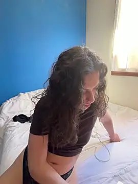 CoquineCharmeuse online show from 04/05/26, 01:08