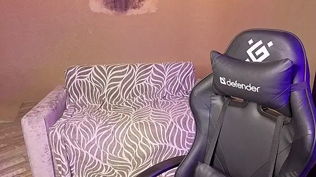 Snapshot of DianaLure chatting on 12/18/25, 03:29 DianaLure online show from 12/18/25, 03:29